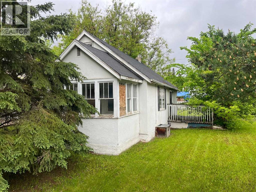 5402 50 Street - 6