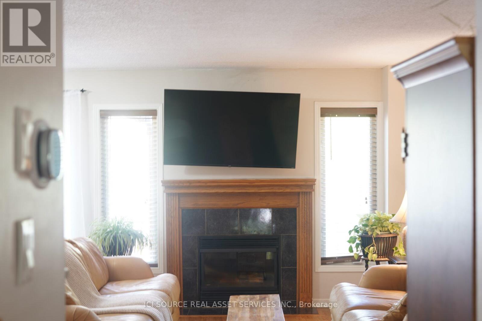 3 Bed, 4 Bath House for Sale in Ottawa – 11 GREAT OAK PRIVATE, Ottawa – MLS# X13071470 - Image 9