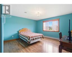 1 Greenwood Street East thumbnail 15