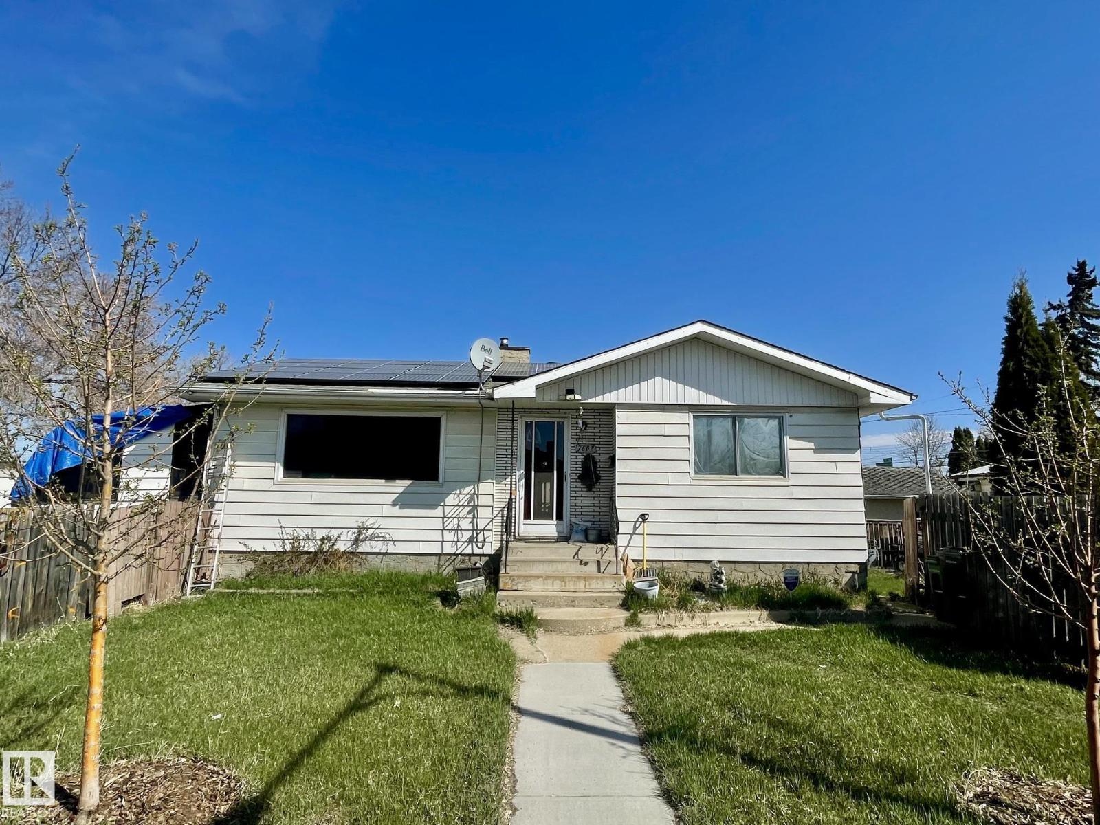 7608 125 AV NW - 1