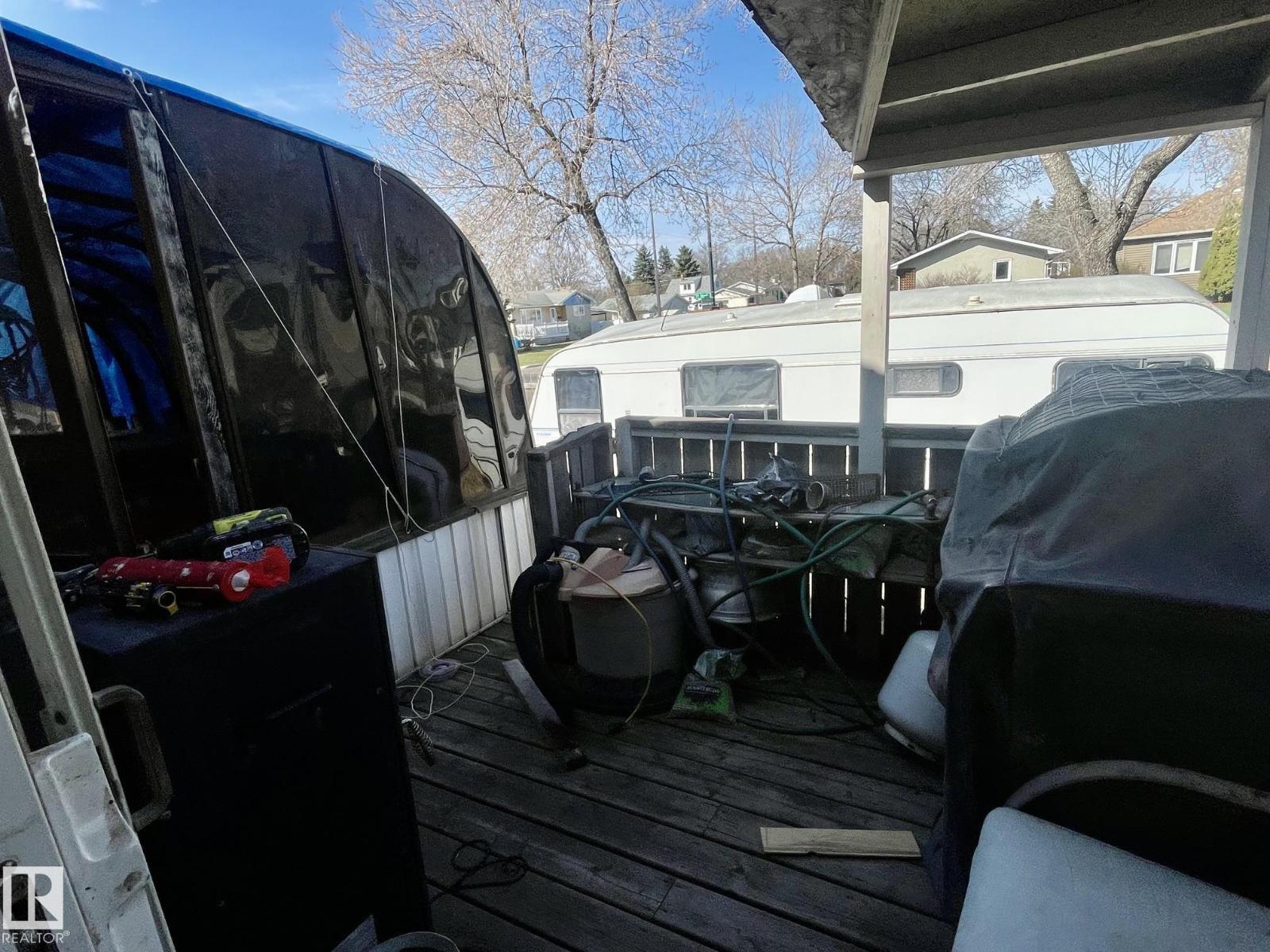 7608 125 AV NW - 14