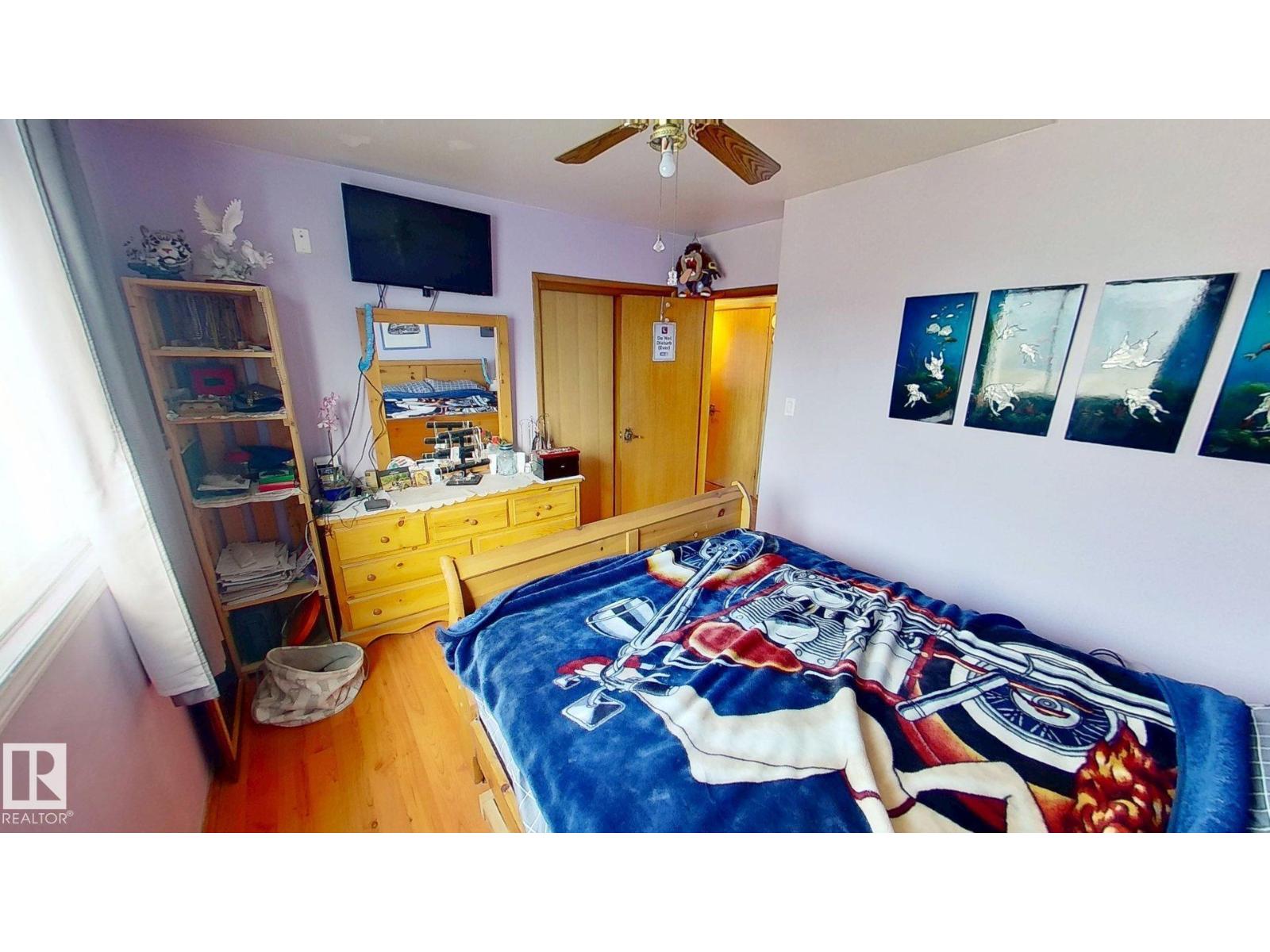 7608 125 AV NW - 5