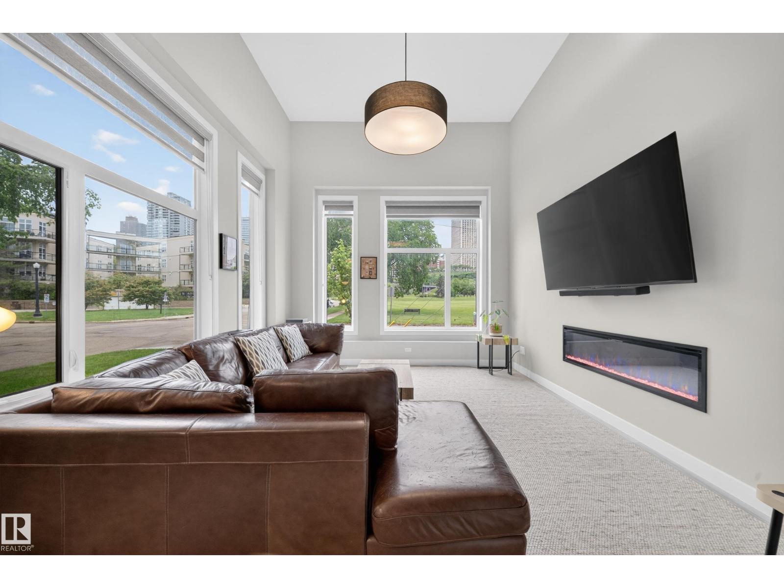 9747 101 ST NW - 11