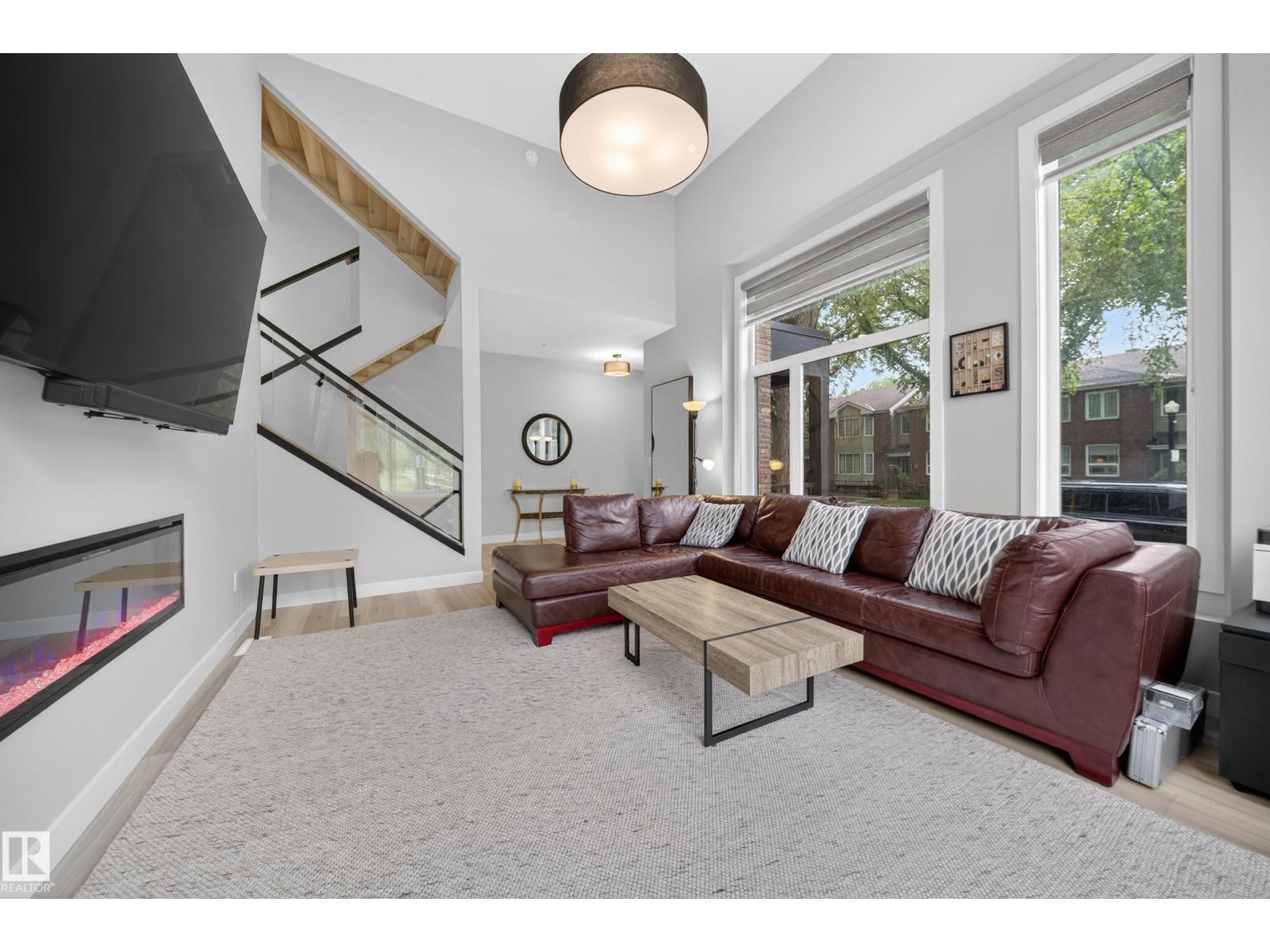 9747 101 ST NW - 13