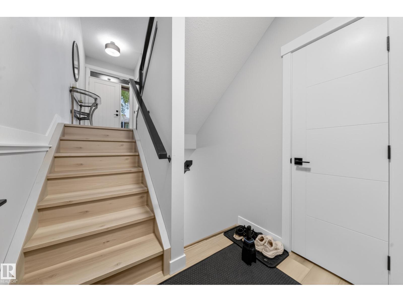 9747 101 ST NW - 14
