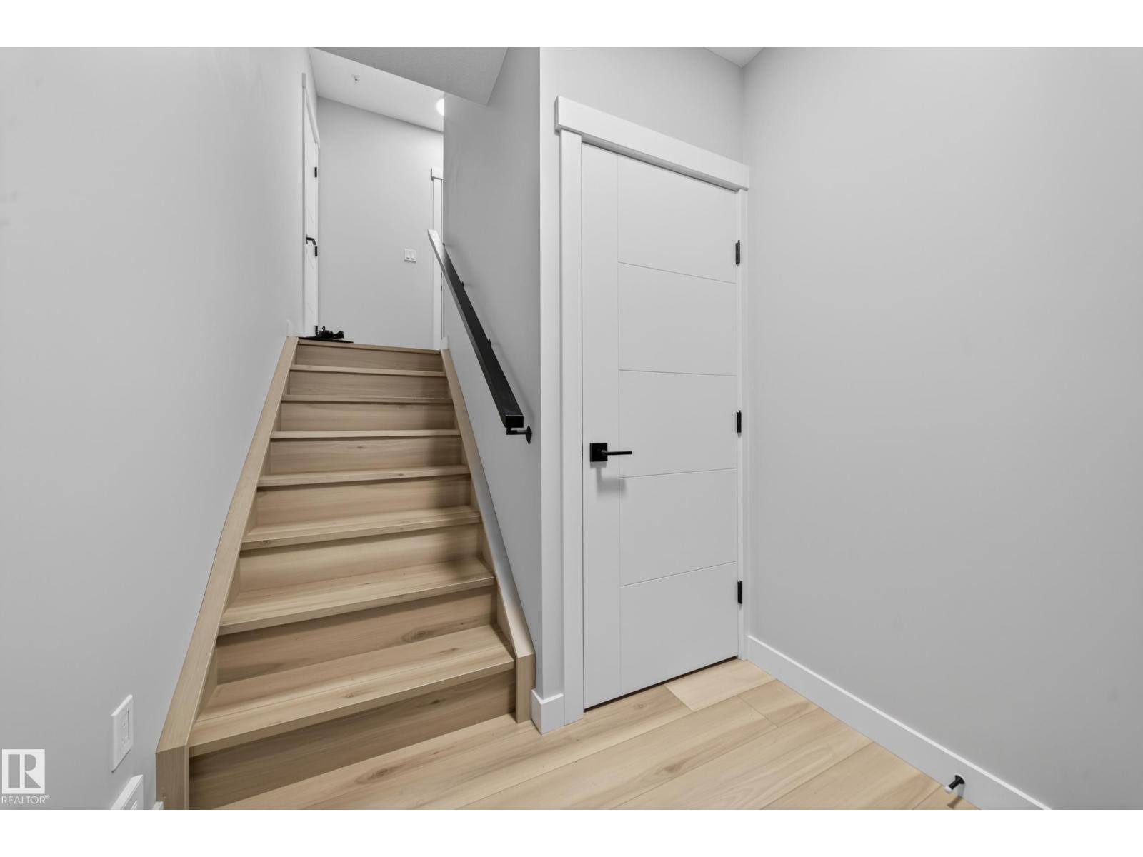 9747 101 ST NW - 15