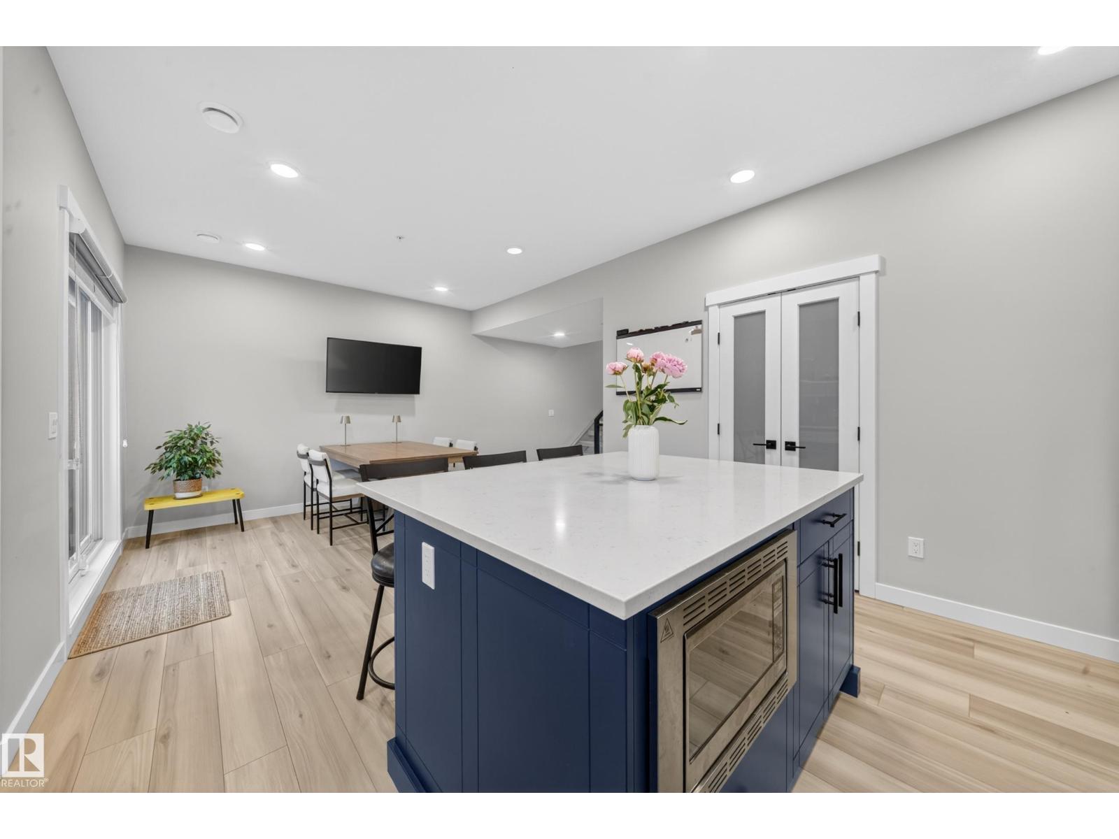 9747 101 ST NW - 22