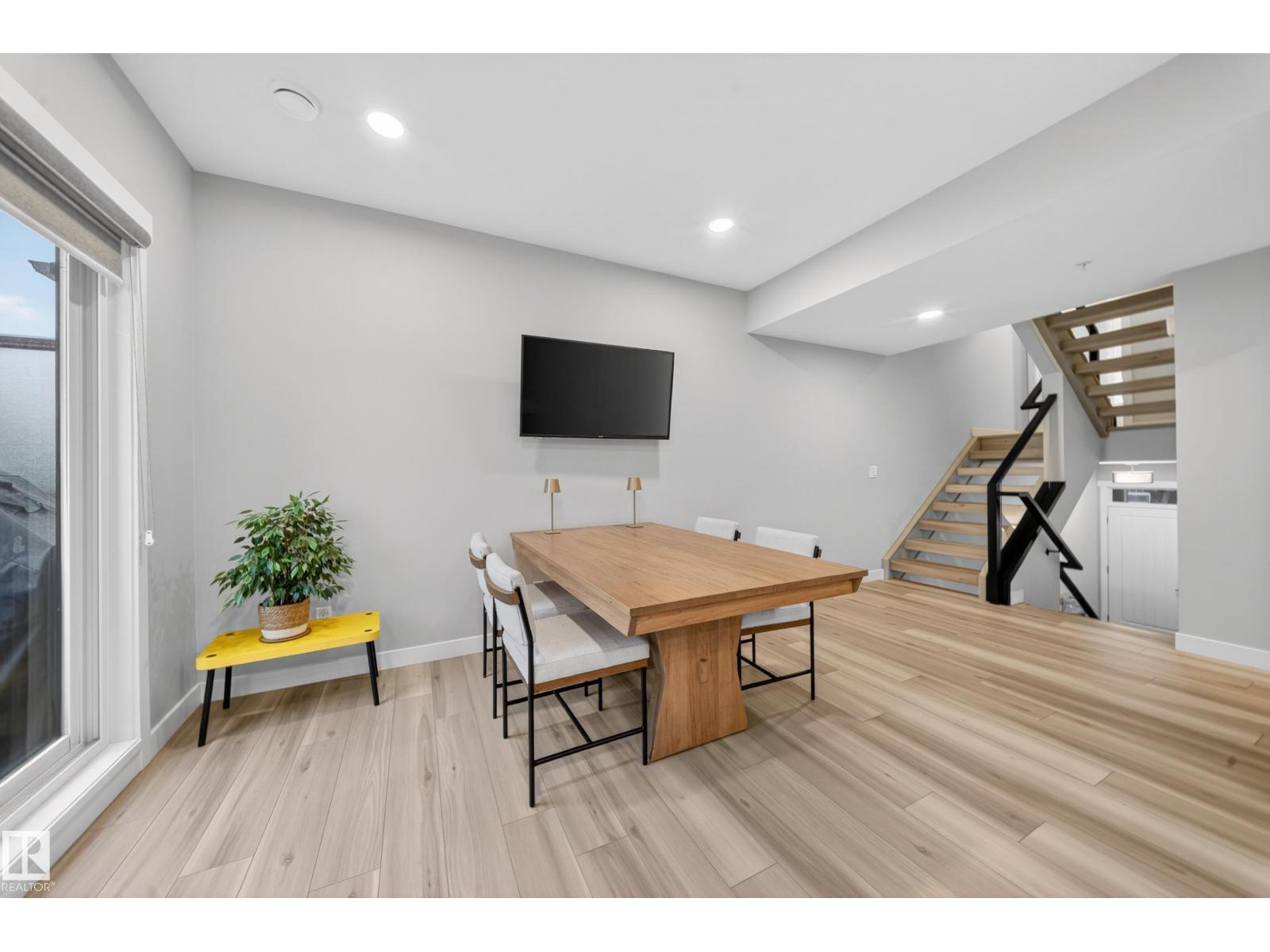 9747 101 ST NW - 26