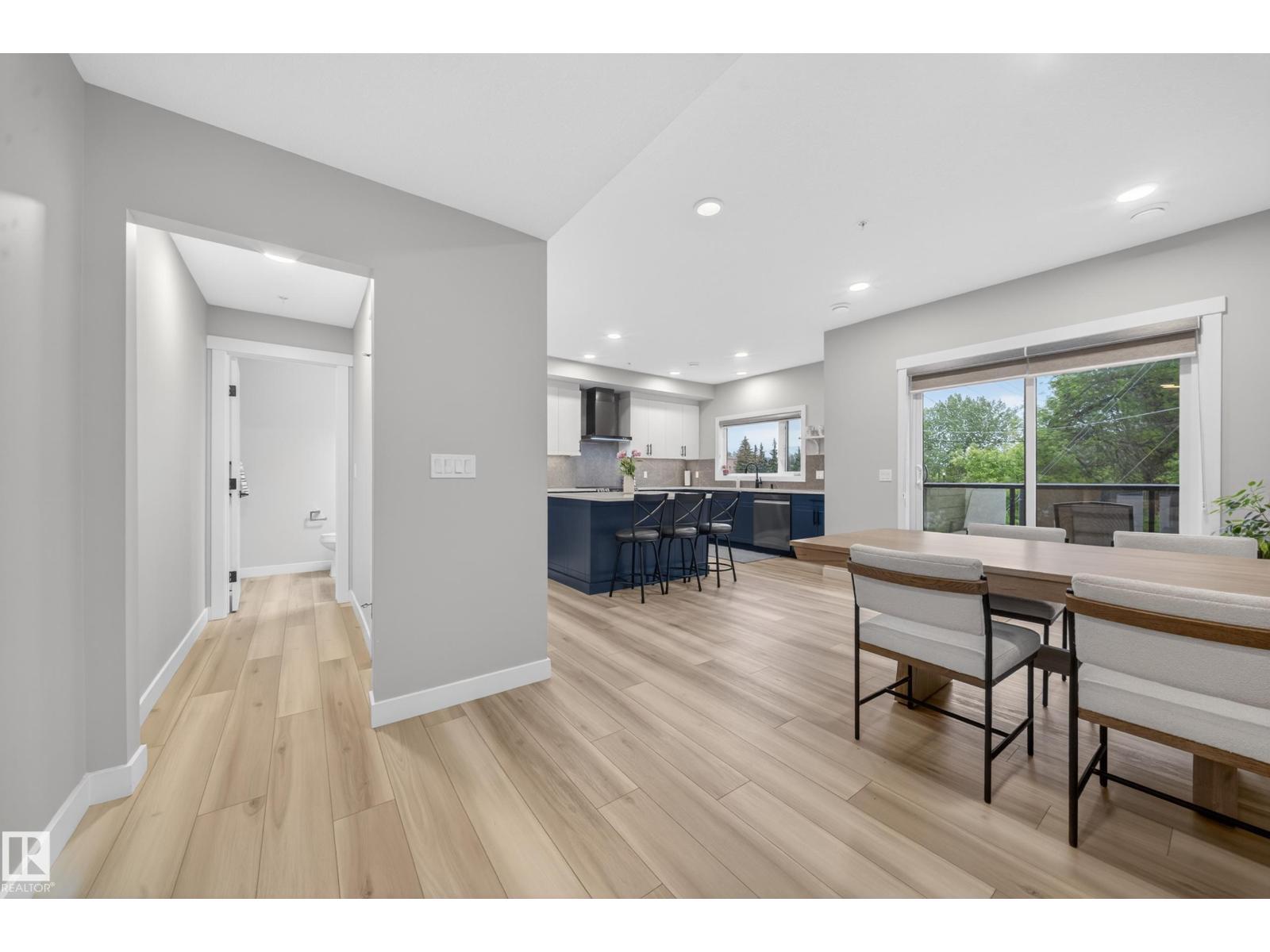 9747 101 ST NW - 27
