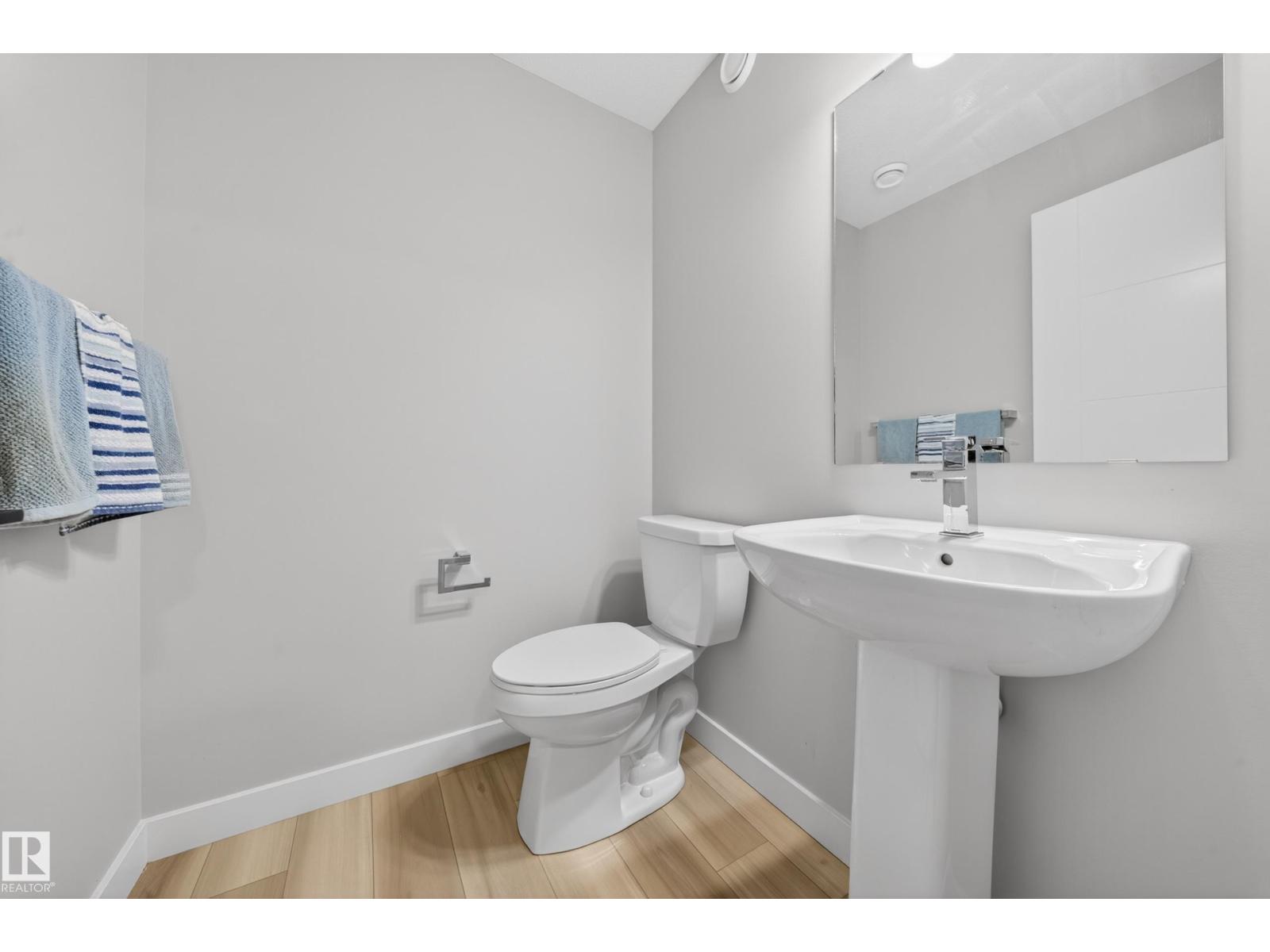 9747 101 ST NW - 29
