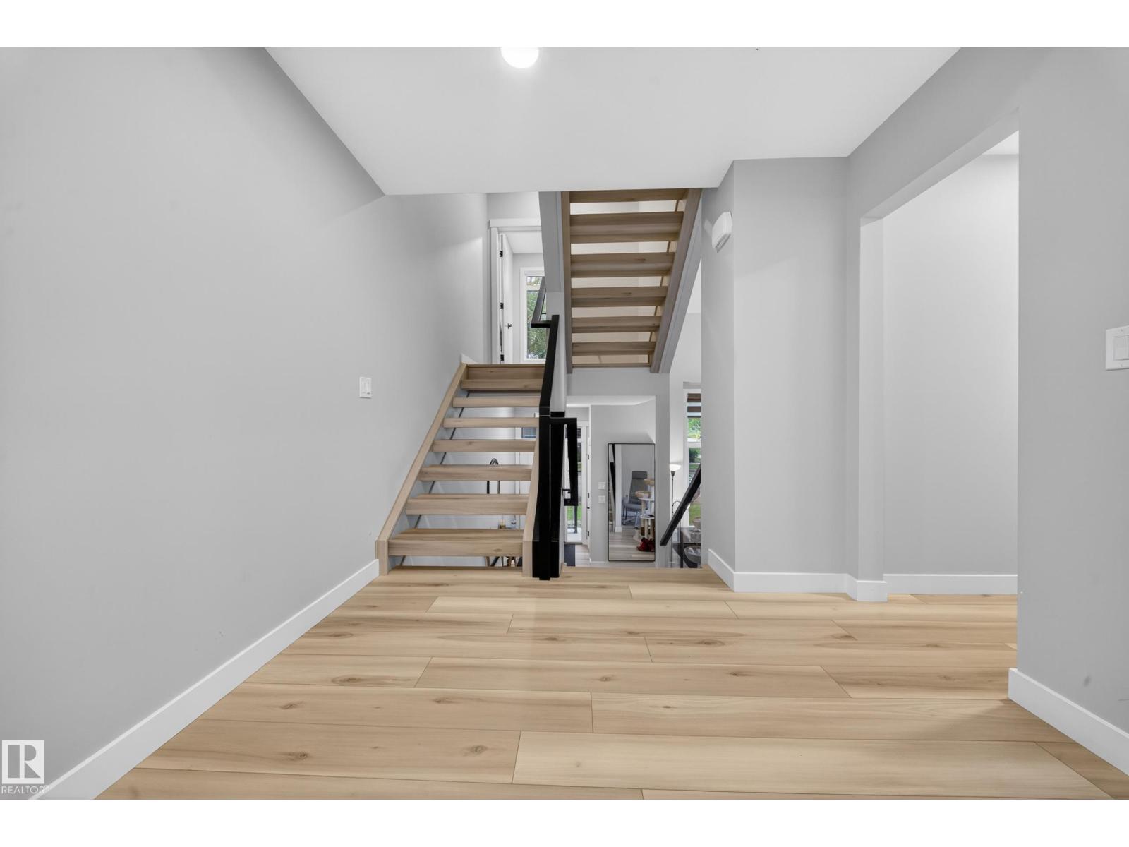 9747 101 ST NW - 30