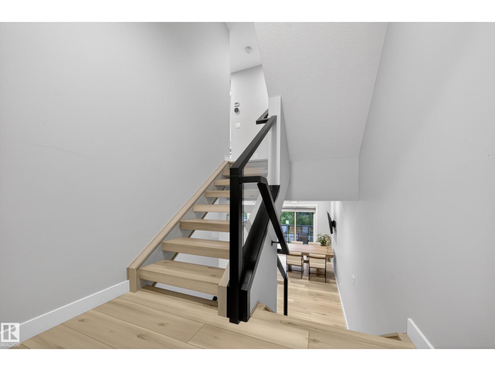 9747 101 ST NW - 32