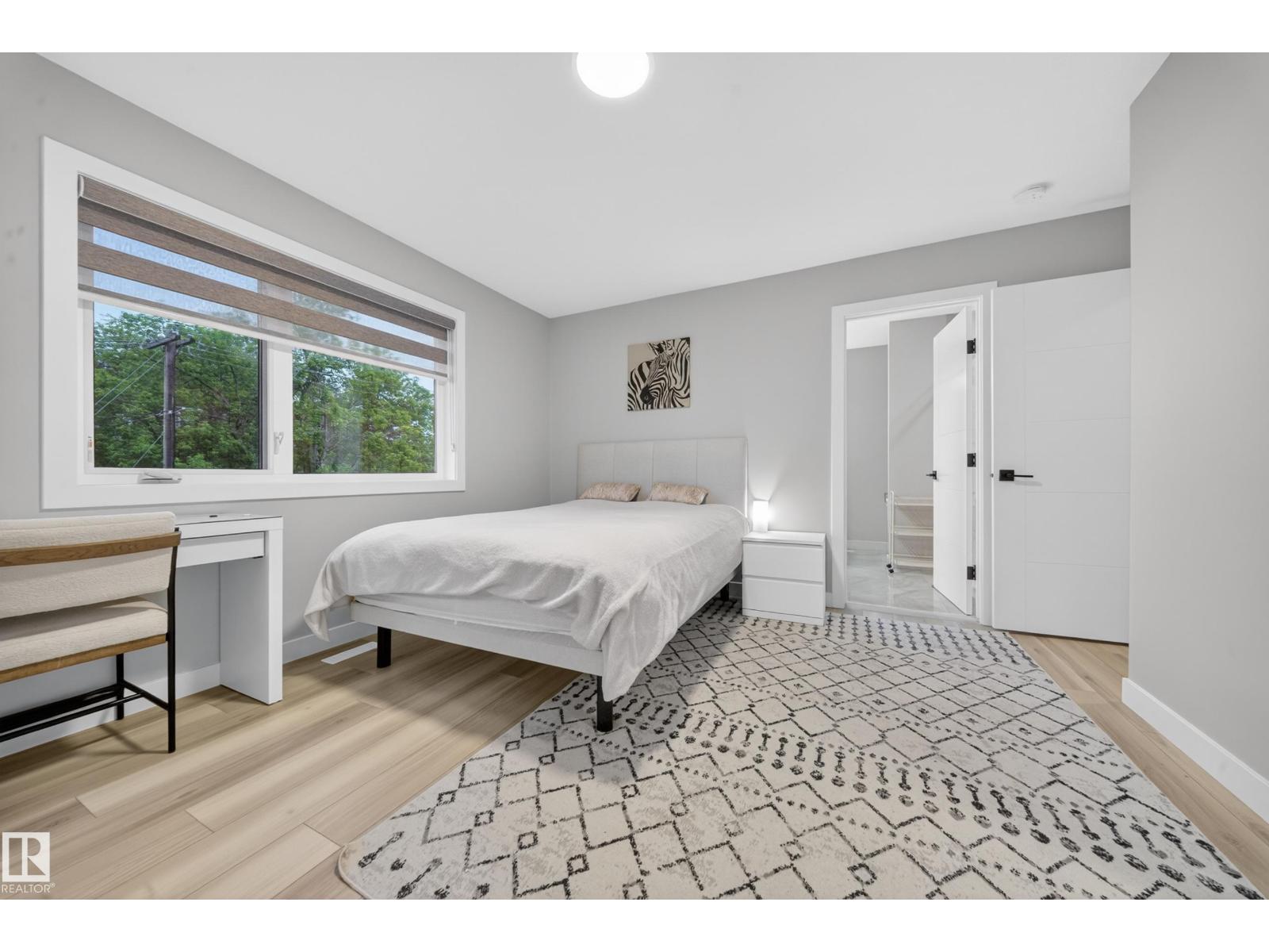 9747 101 ST NW - 39