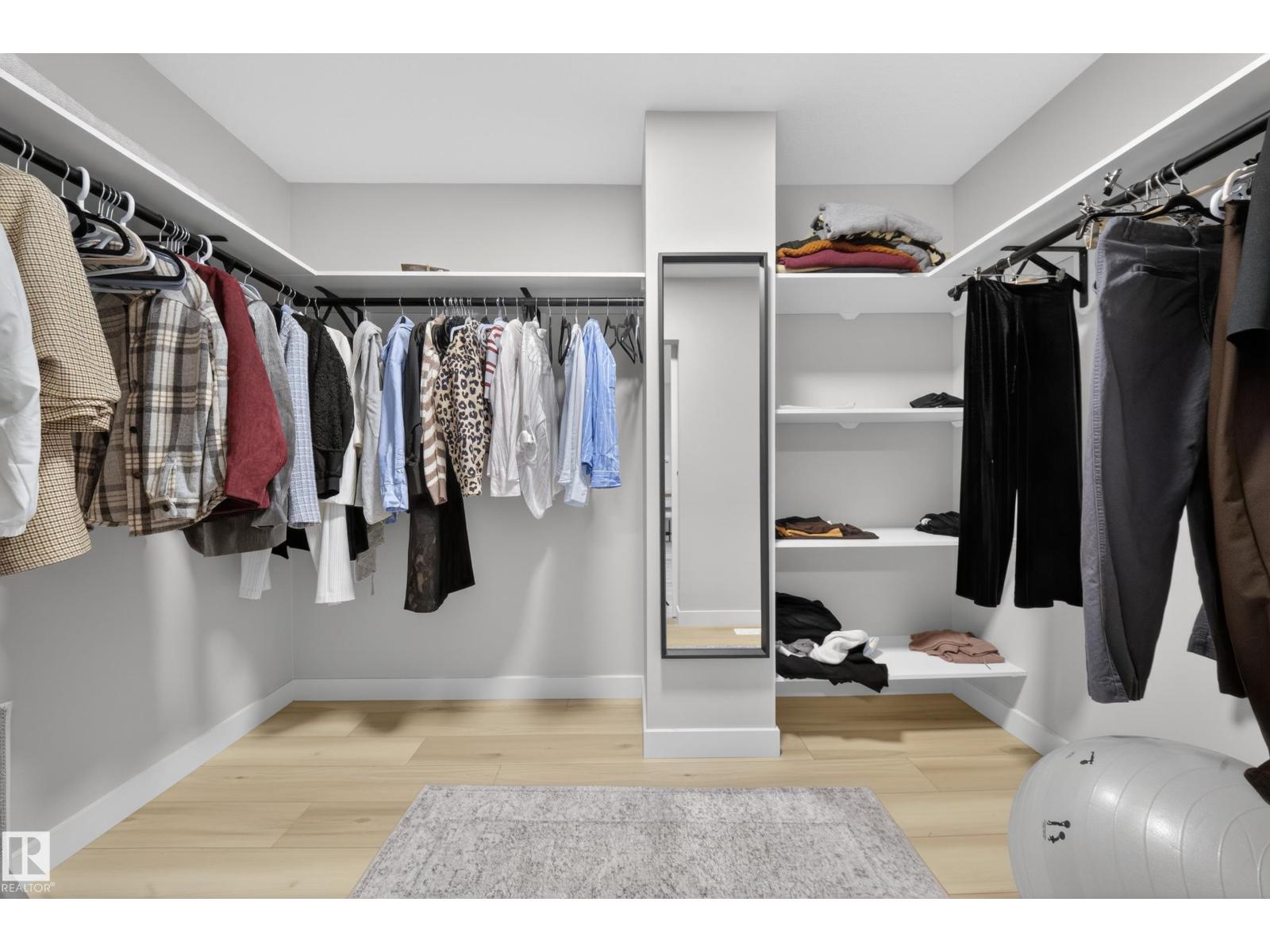 9747 101 ST NW - 40