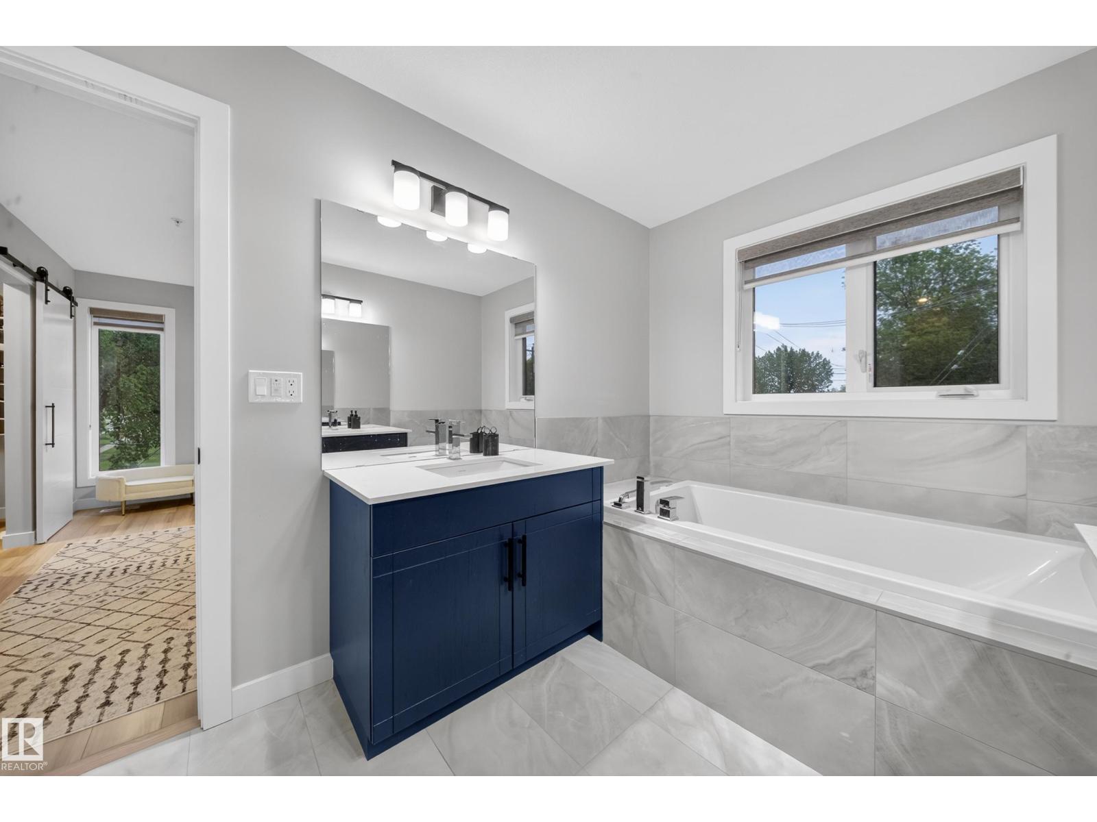 9747 101 ST NW - 42