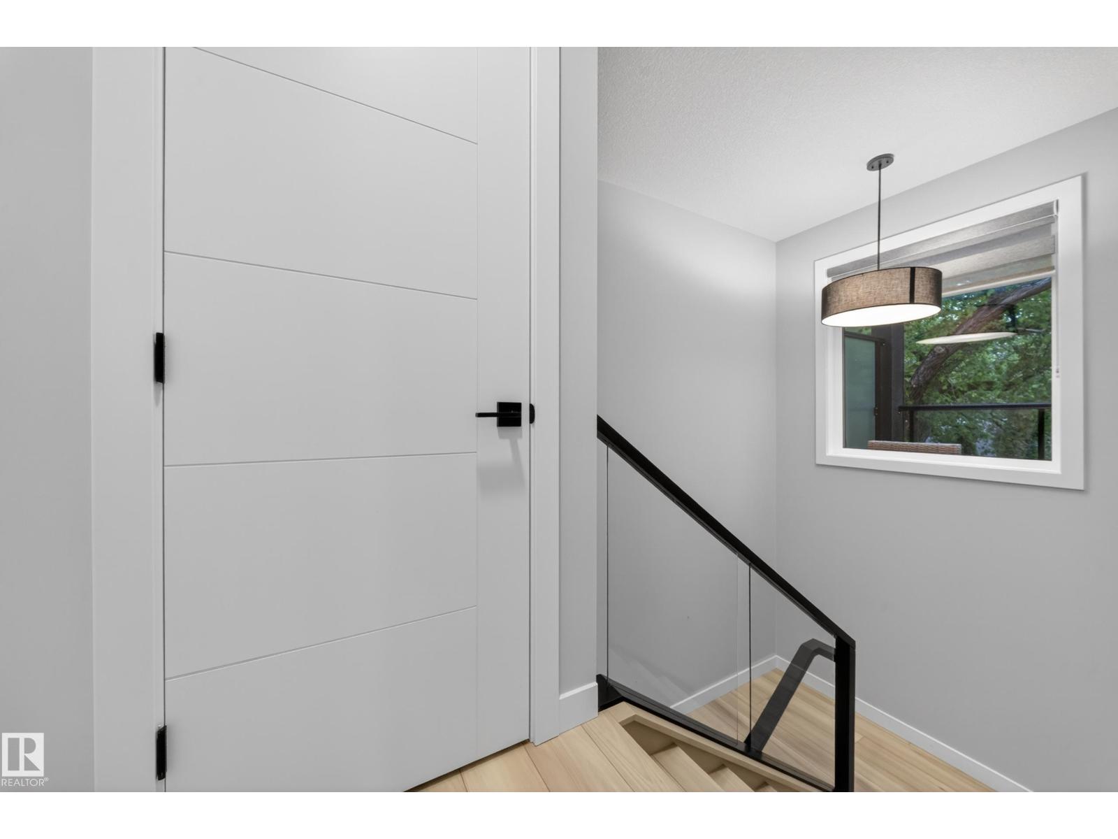 9747 101 ST NW - 46