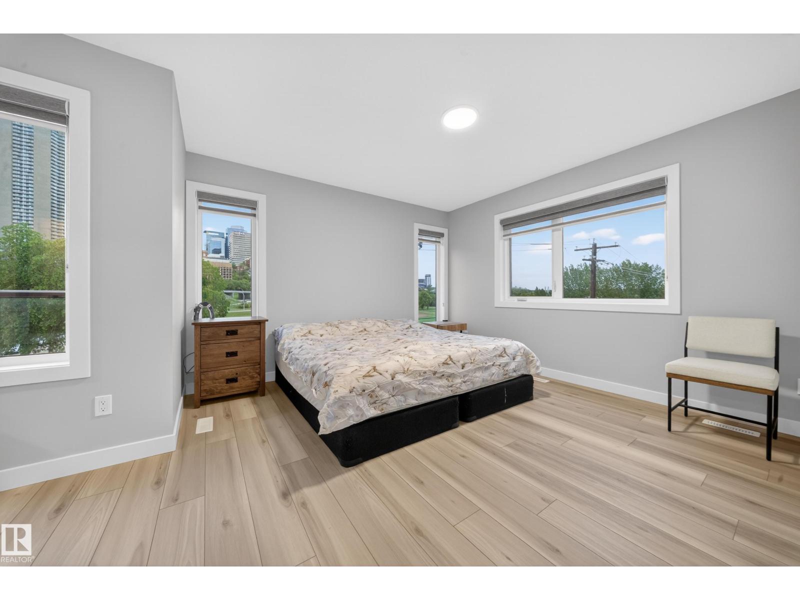 9747 101 ST NW - 48