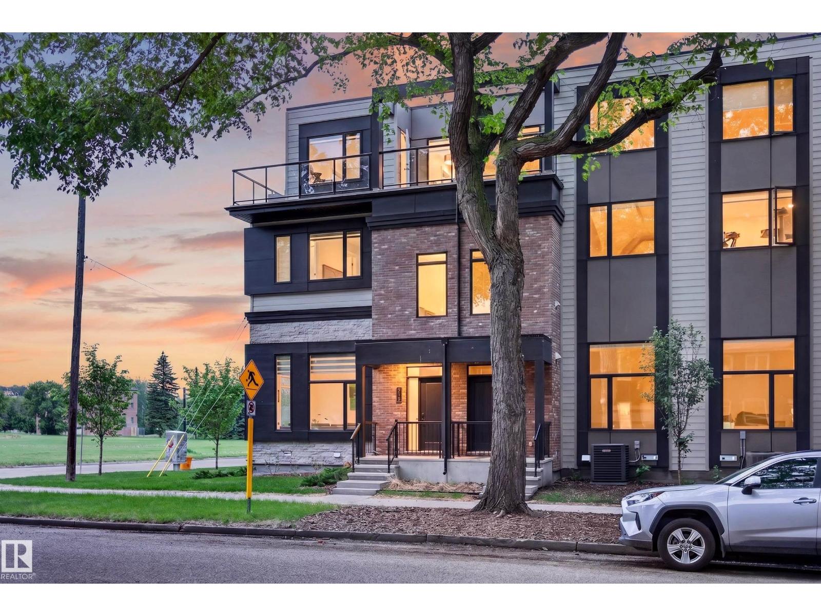 9747 101 ST NW - 61