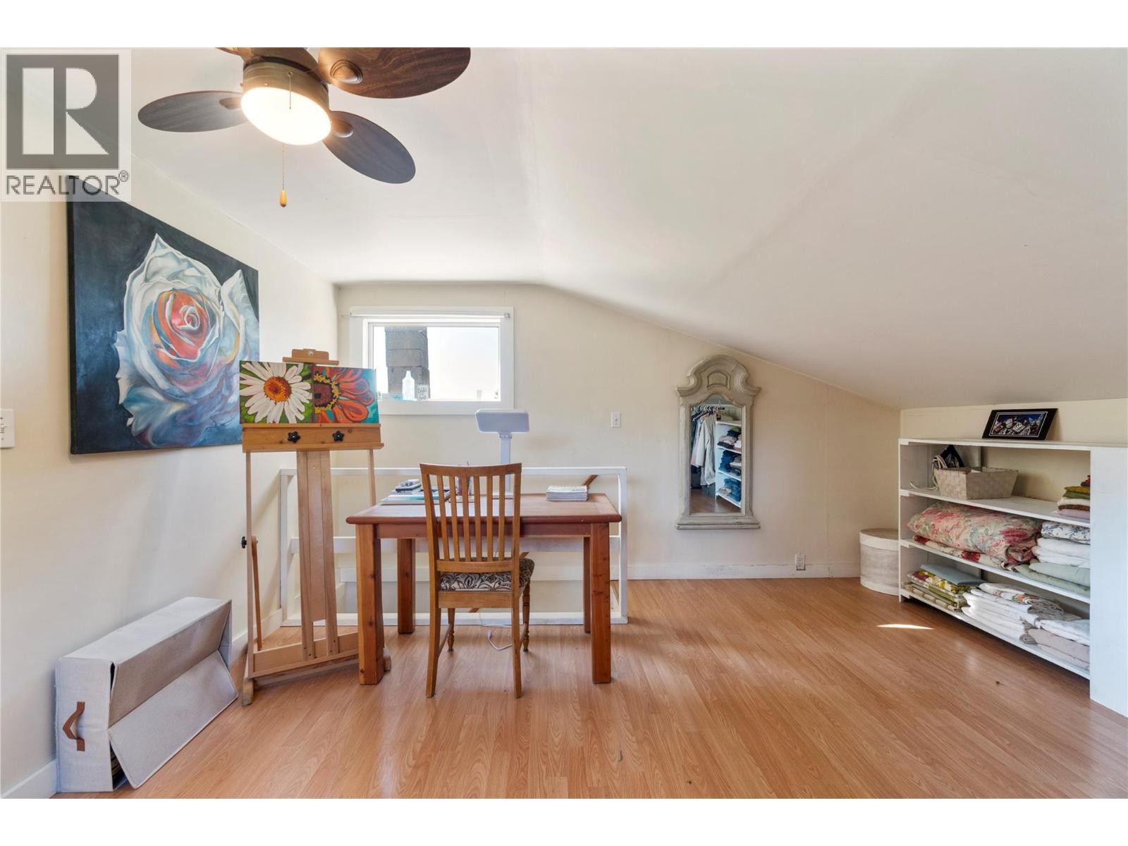 3590 50 Street NE - 22