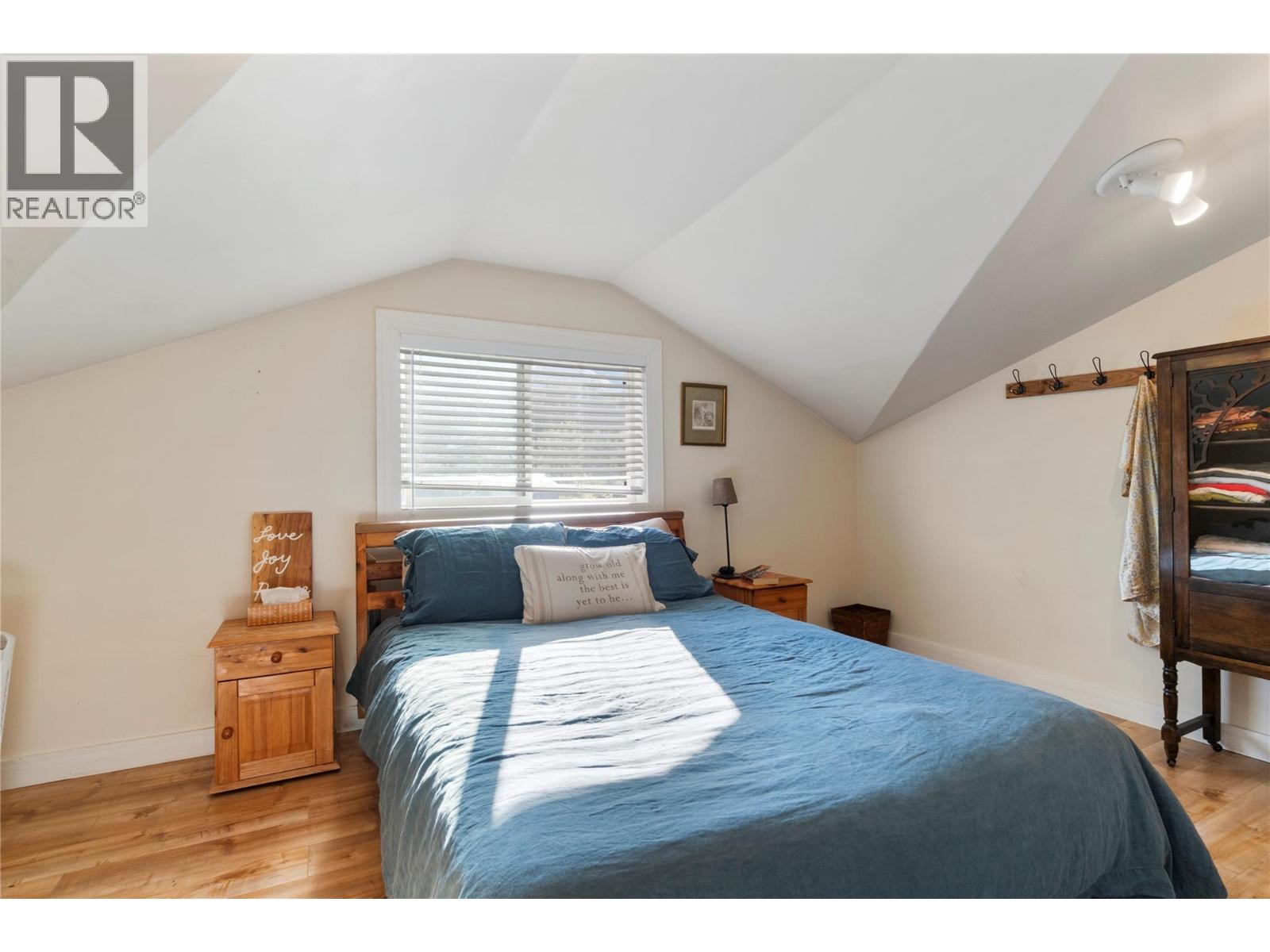 3590 50 Street NE - 20