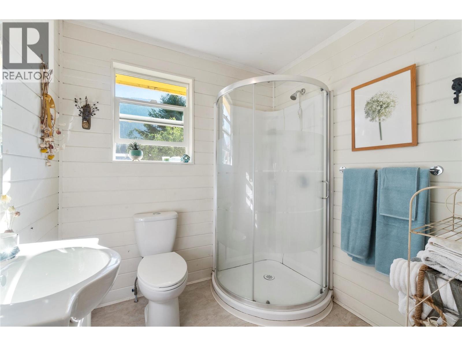  3590 50 Street Northeast, Salmon Arm