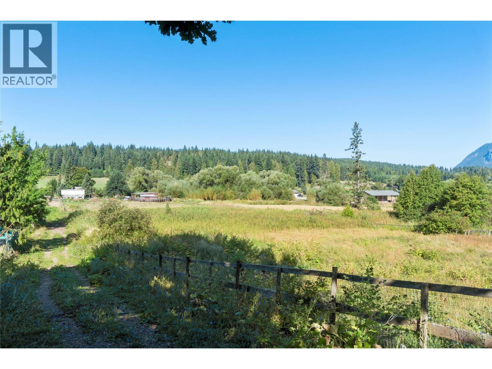  3590 50 Street Northeast, Salmon Arm