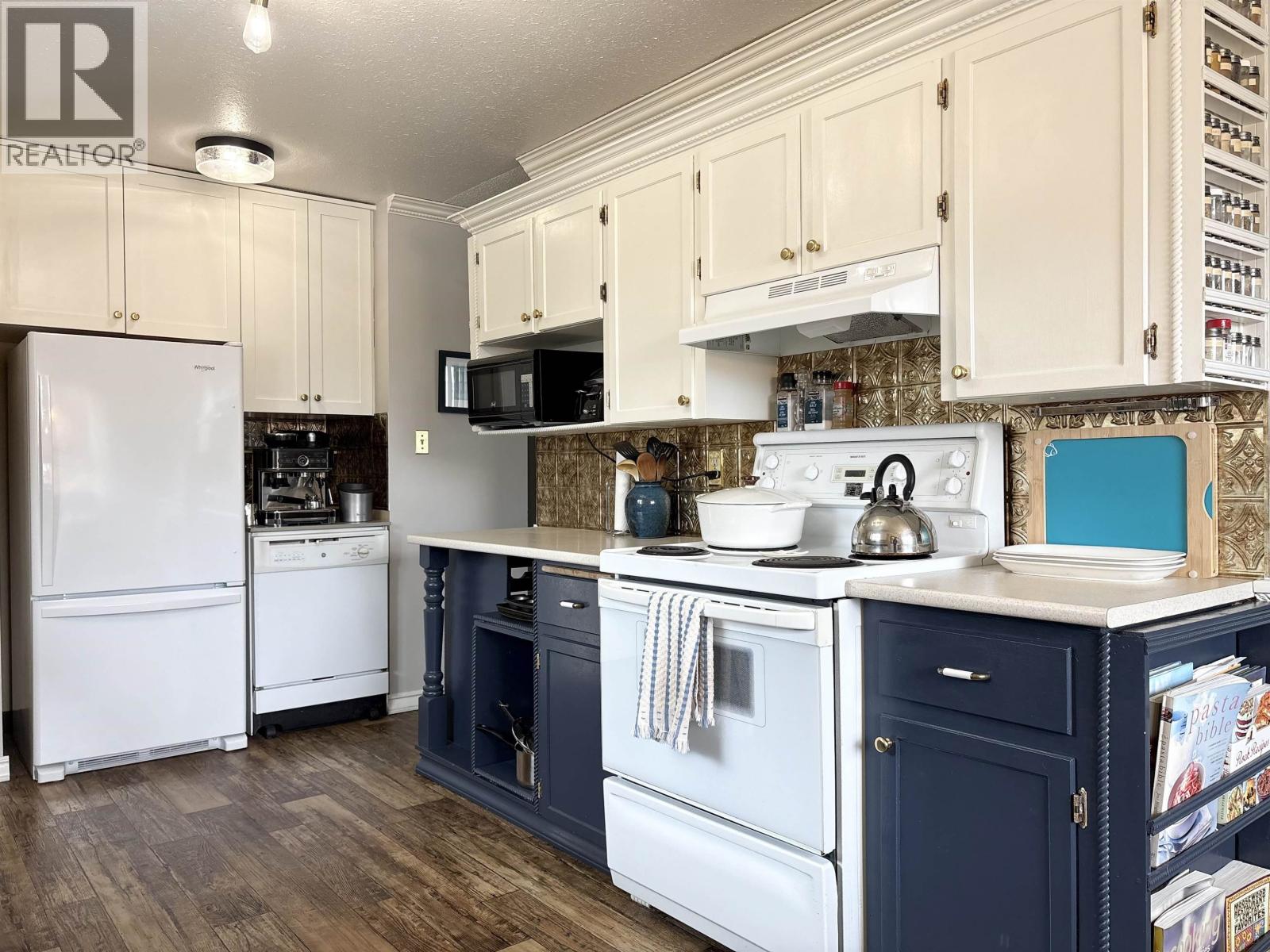 2375 SHEARER CRESCENT - 9