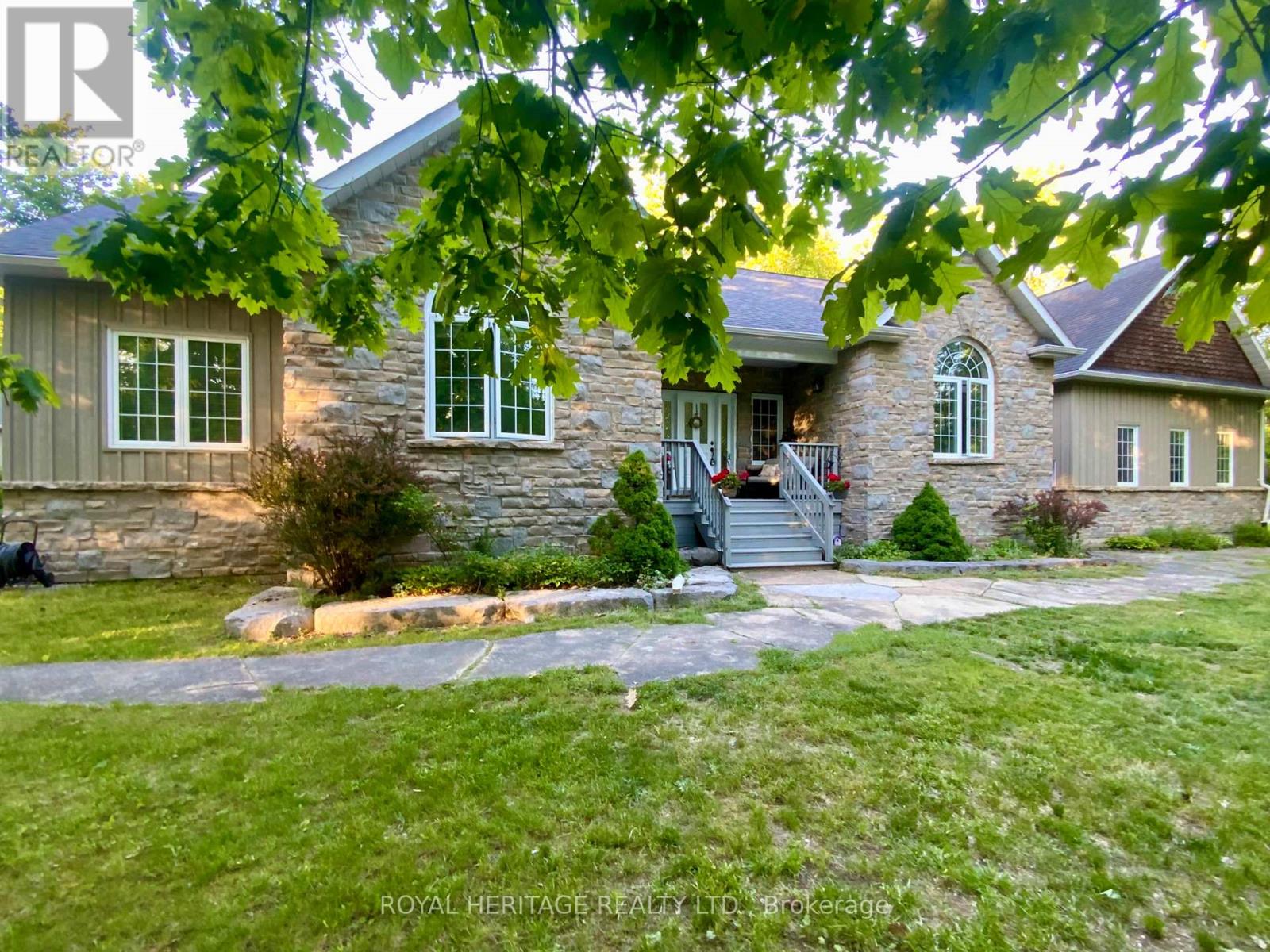 134 MITCHELL CRESCENT - 1