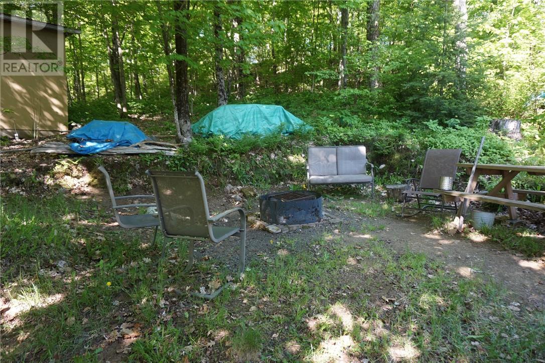 102 Maplegrove Island - 13