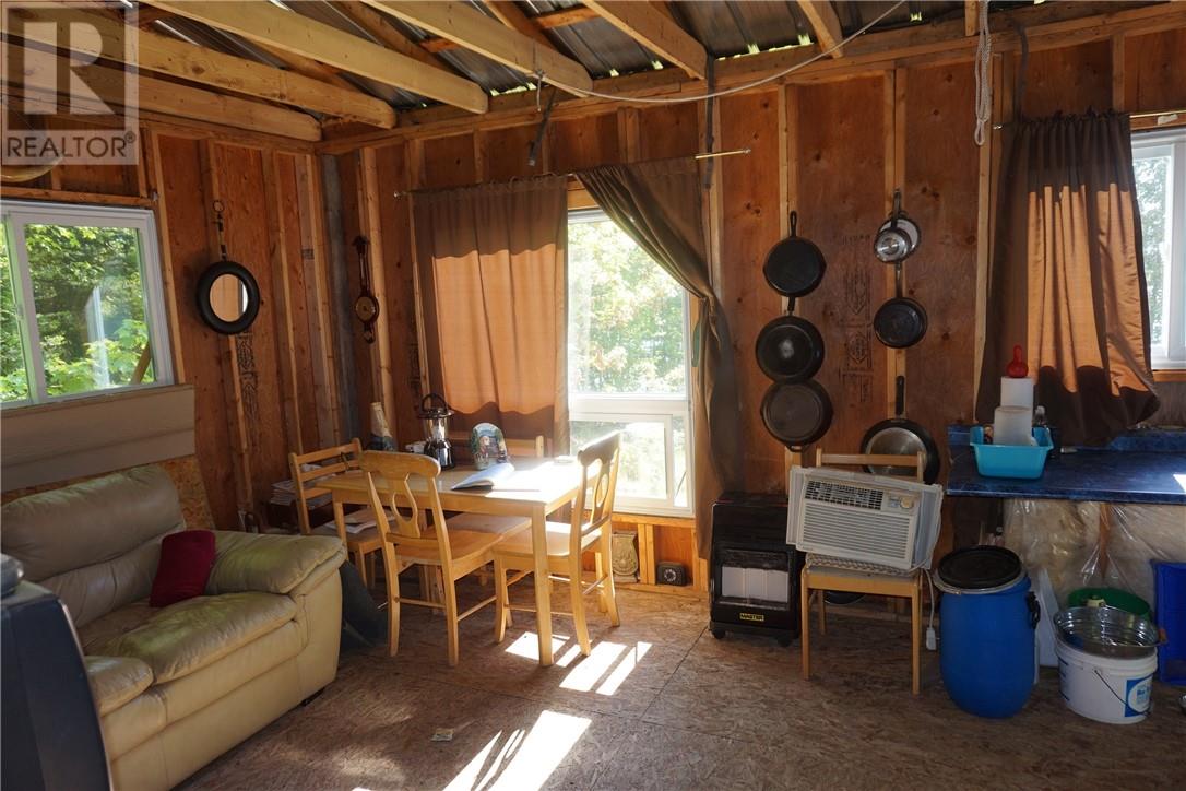 102 Maplegrove Island - 10