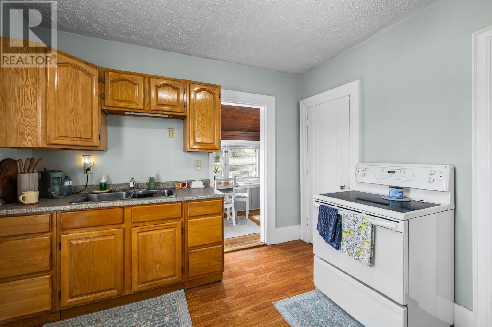 193 Granville Street - 8