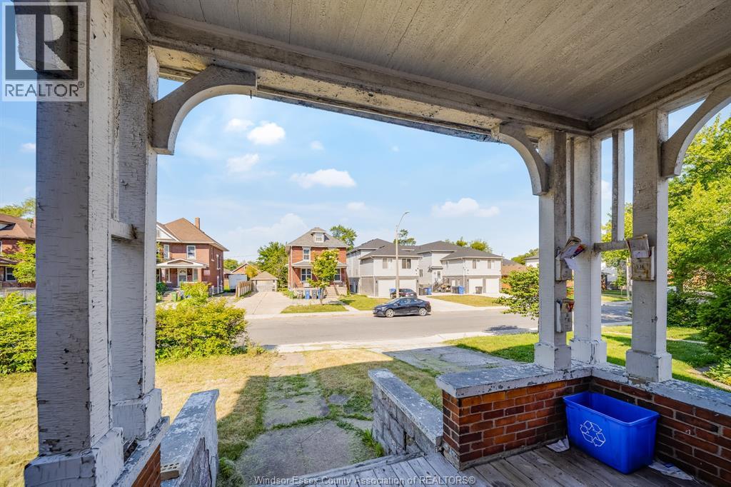 540 CAMPBELL AVENUE - 18