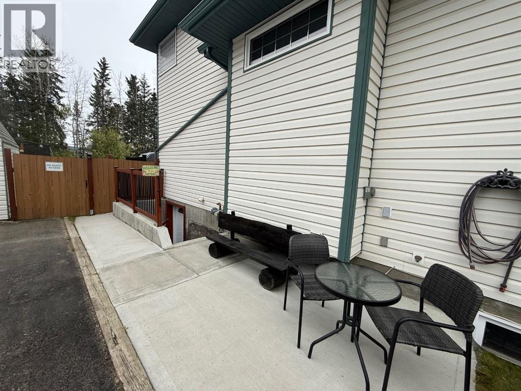 150 HALLAM Drive — photo 38