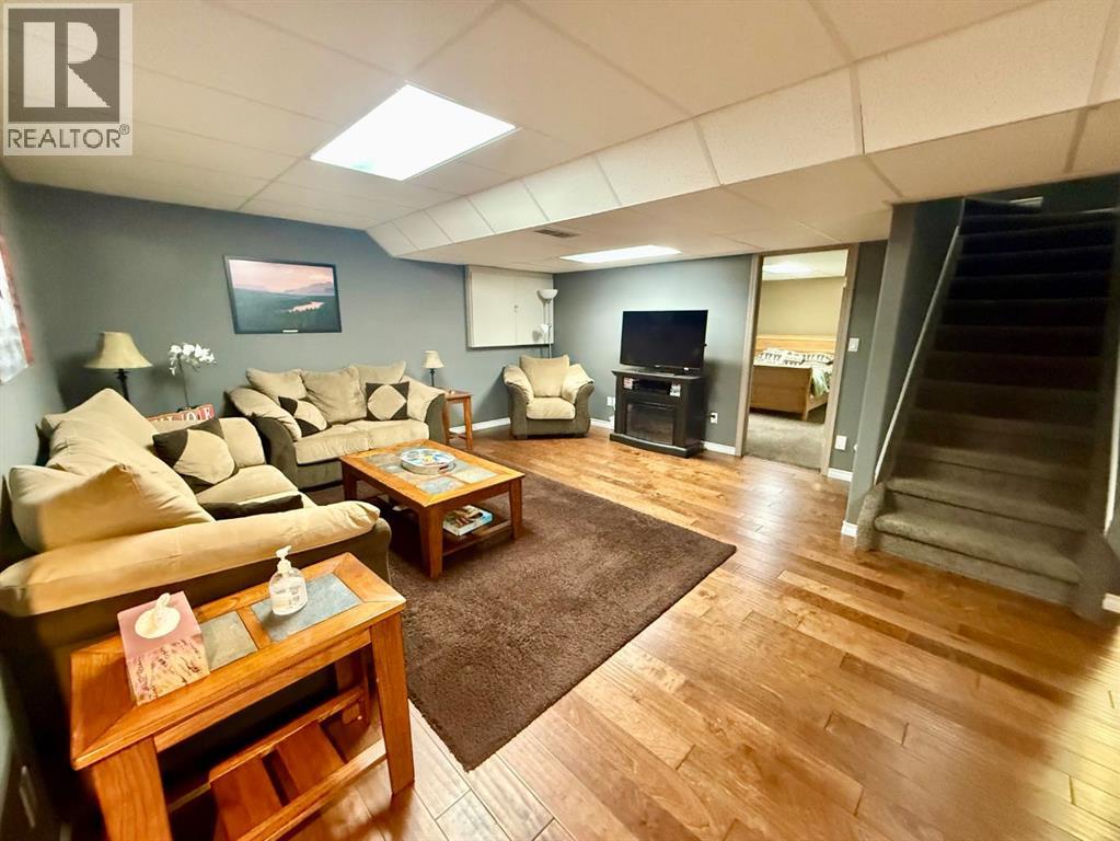 150 HALLAM Drive — photo 33