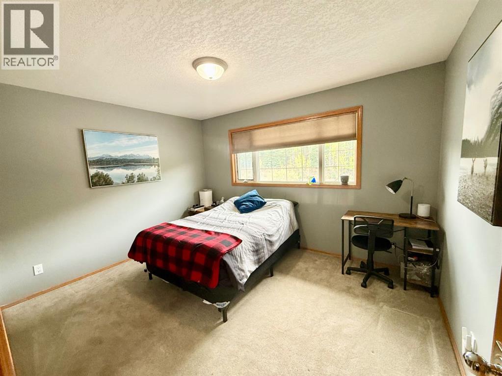 150 HALLAM Drive — photo 30