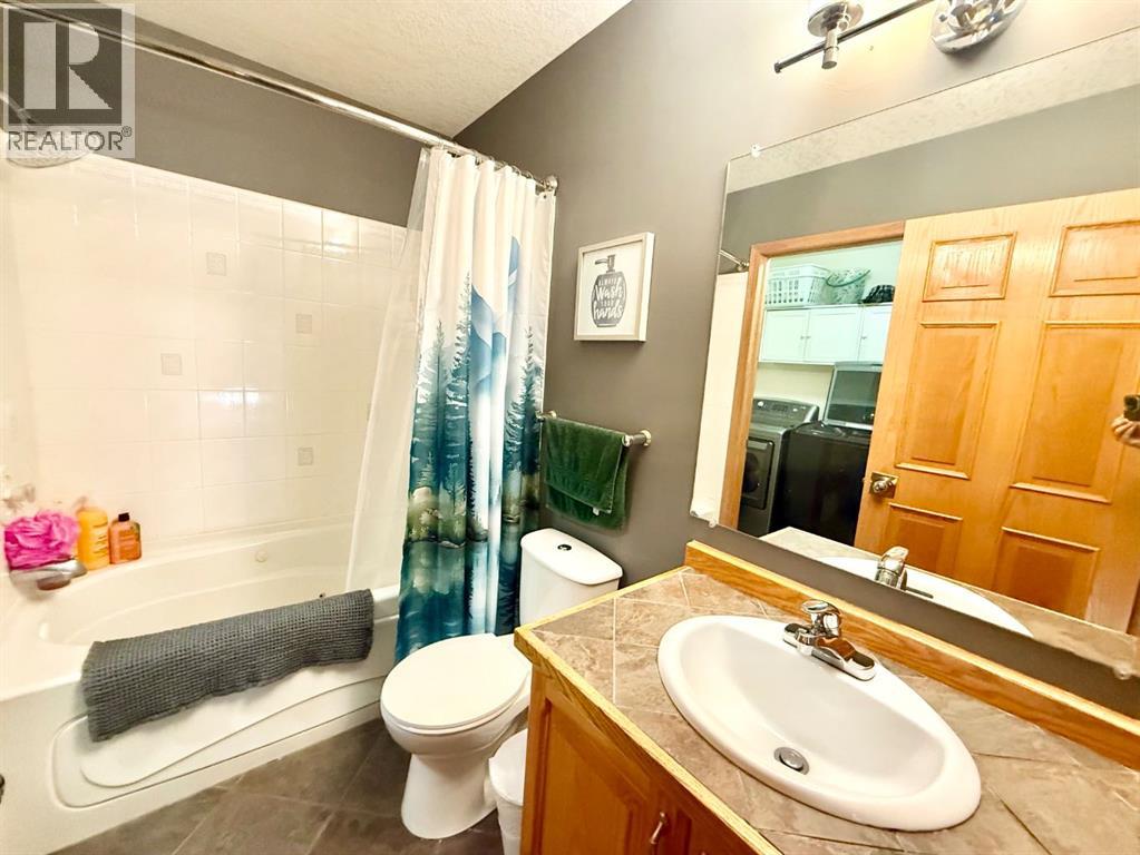 150 HALLAM Drive — photo 29