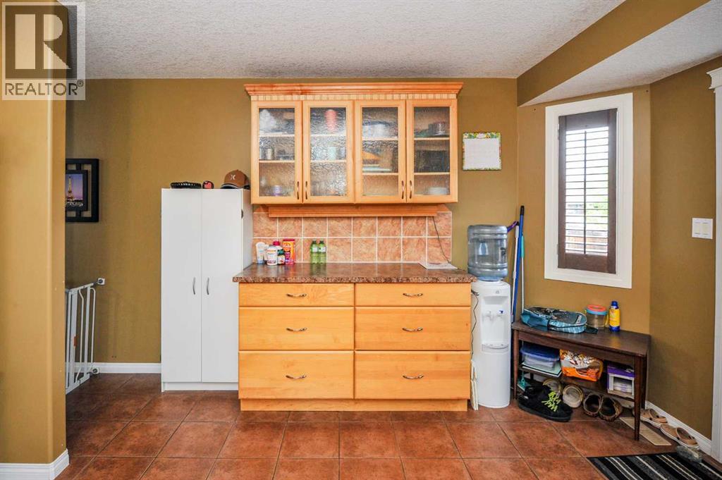 3709 69 Street — photo 8