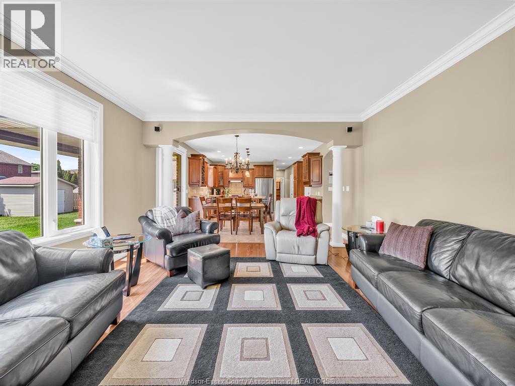 1049 HUNTINGTON BOULEVARD - 16