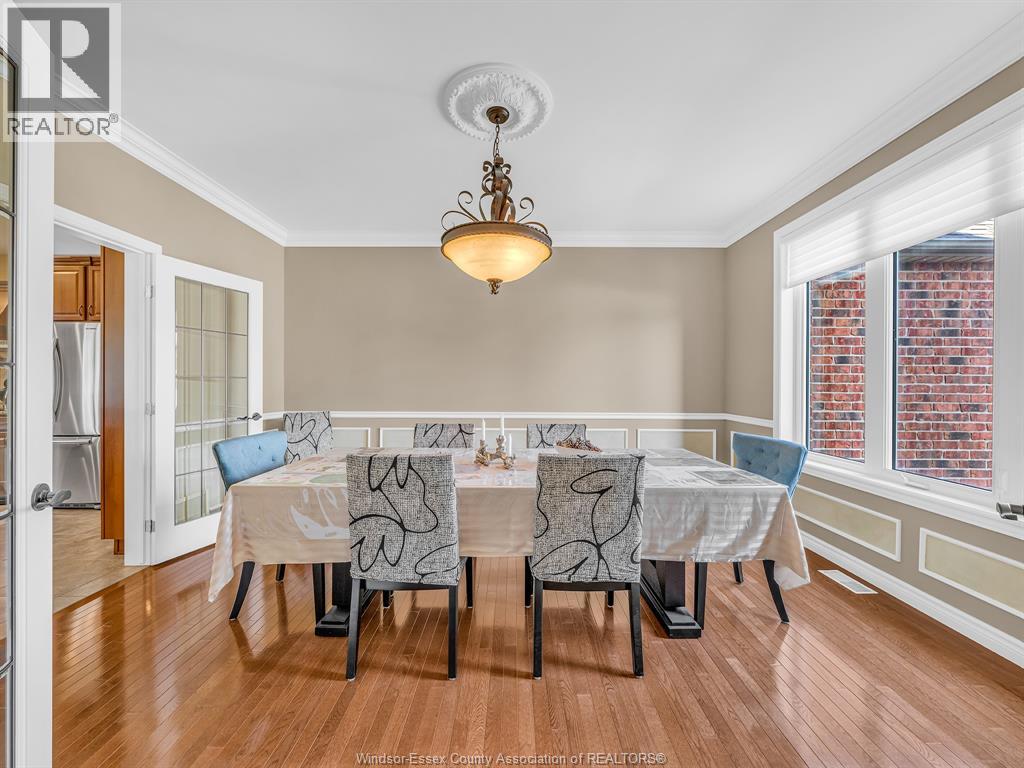 1049 HUNTINGTON BOULEVARD - 11