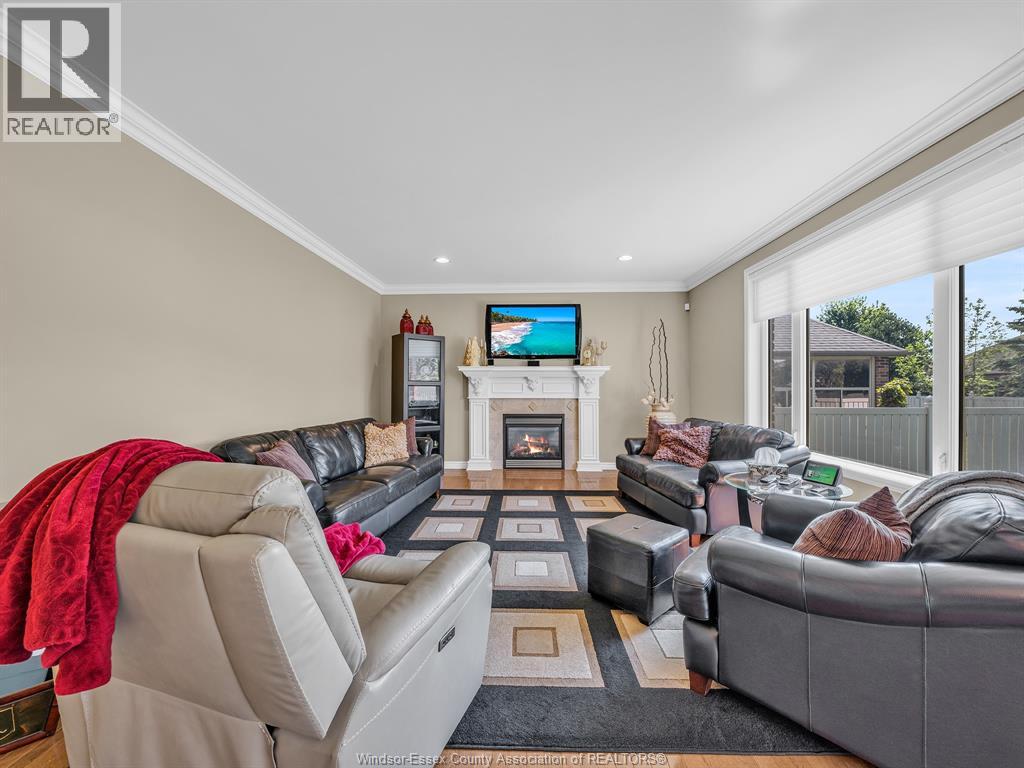 1049 HUNTINGTON BOULEVARD - 17