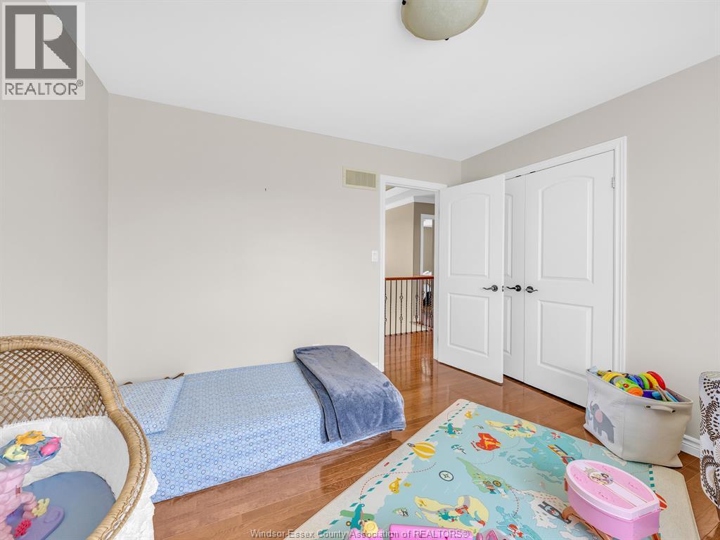1049 HUNTINGTON BOULEVARD - 25