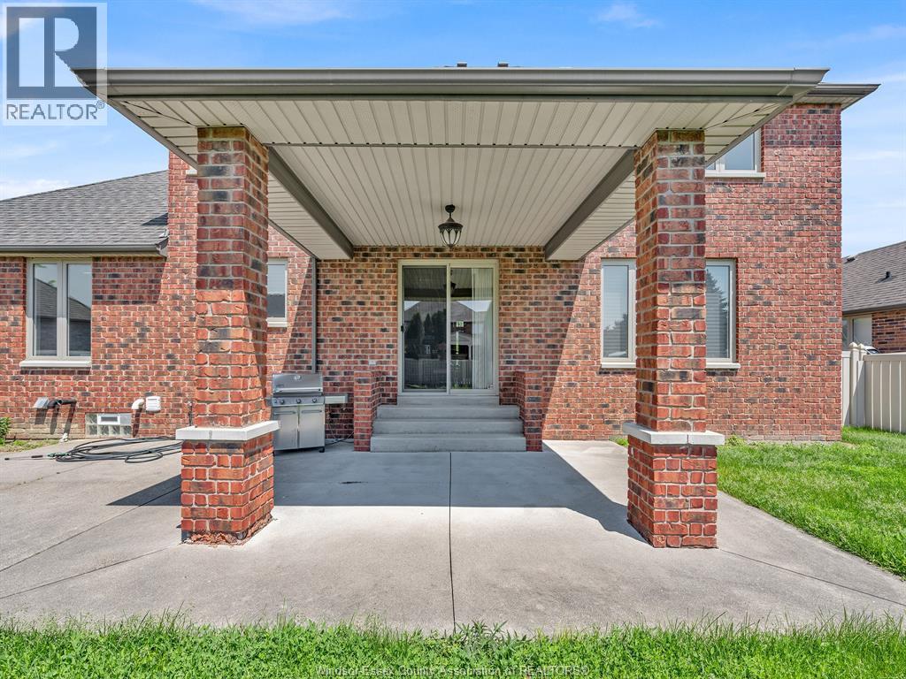 1049 HUNTINGTON BOULEVARD - 45