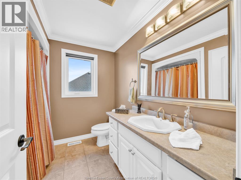 1049 HUNTINGTON BOULEVARD - 23