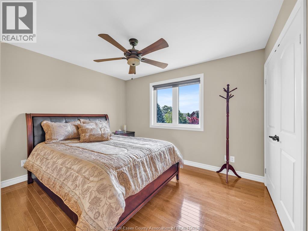1049 HUNTINGTON BOULEVARD - 30