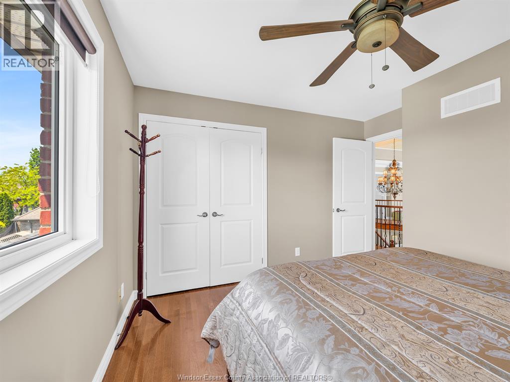 1049 HUNTINGTON BOULEVARD - 24