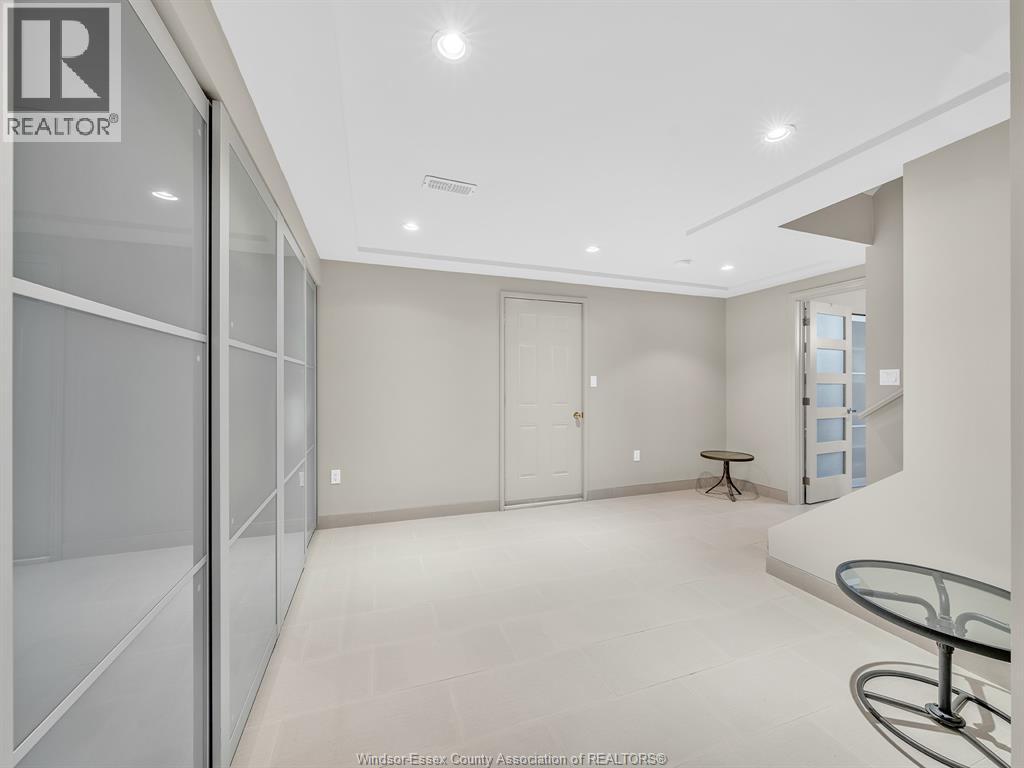 1049 HUNTINGTON BOULEVARD - 36