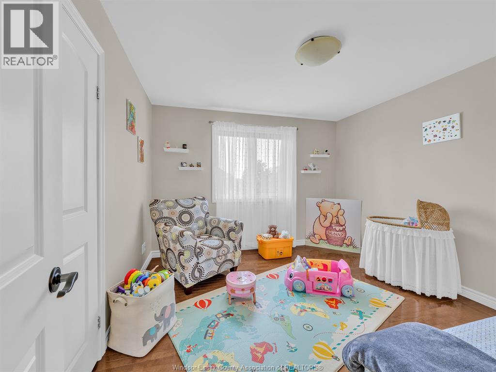 1049 HUNTINGTON BOULEVARD - 26