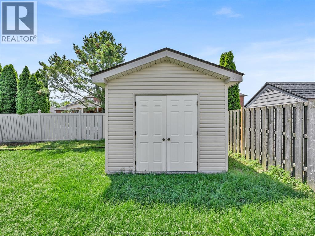 1049 HUNTINGTON BOULEVARD - 47