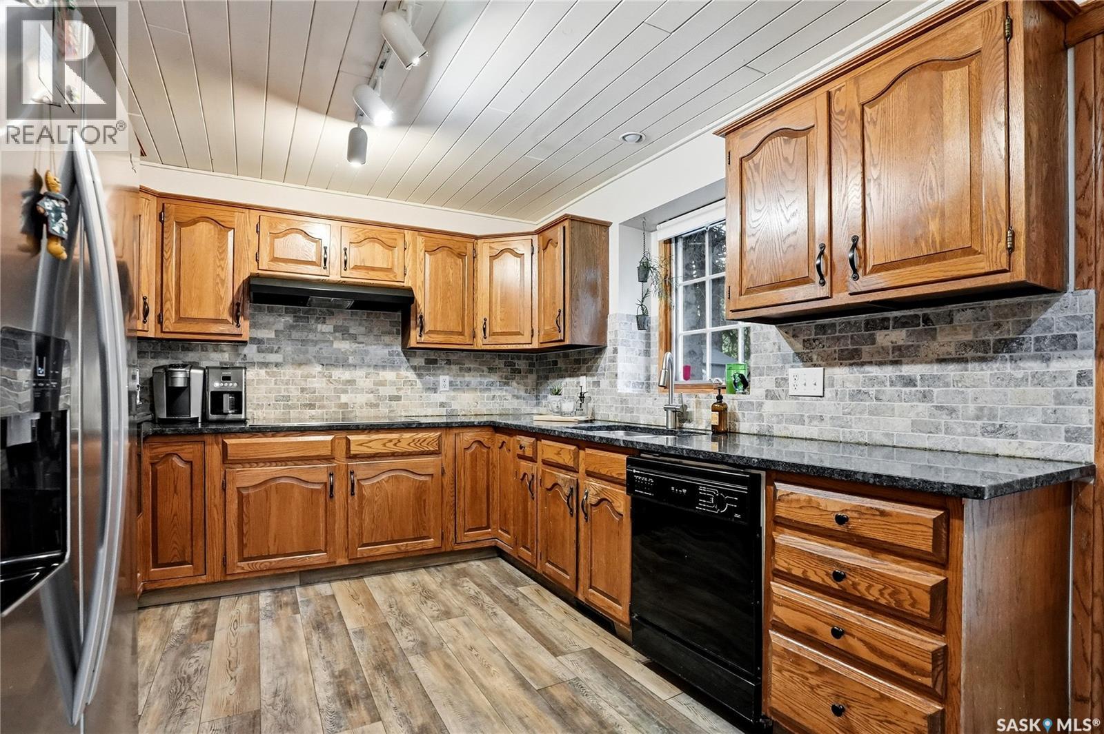 206 Willoughby CRESCENT — photo 15