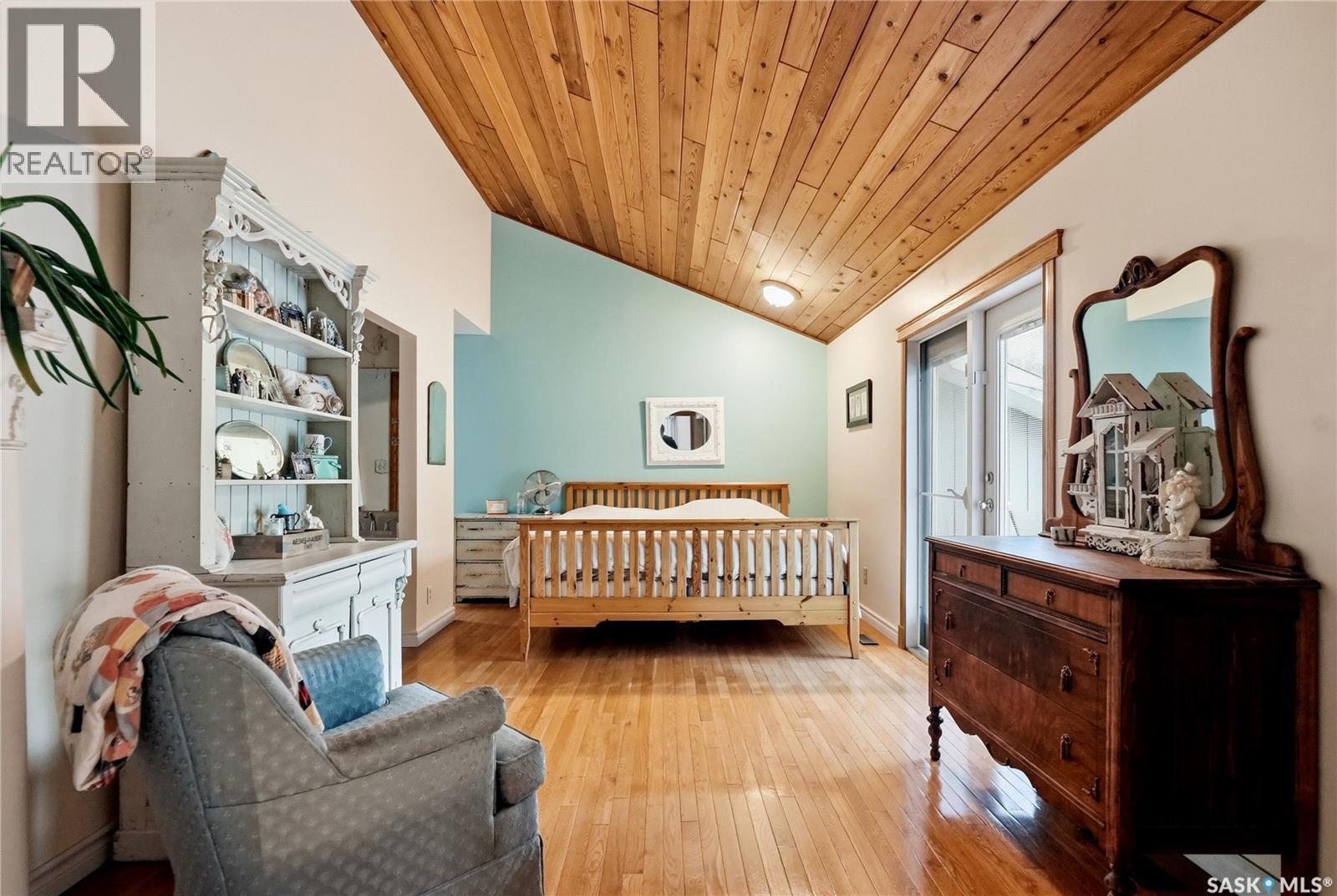 206 Willoughby CRESCENT — photo 33